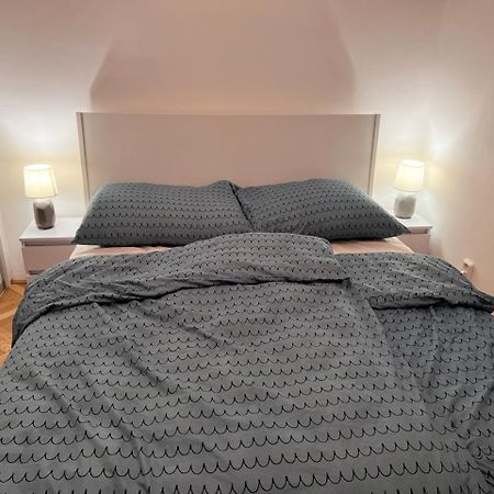 Stylish Flat In City Centre Bratislava Exteriör bild